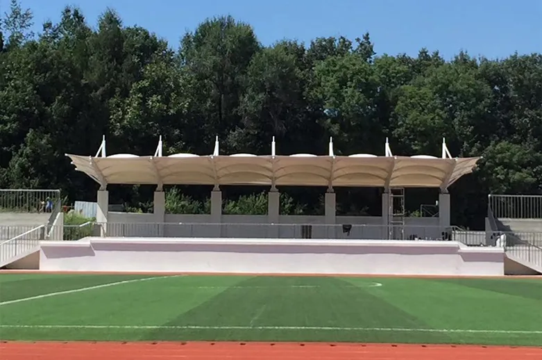 Constructing a membrane stadium grandstand