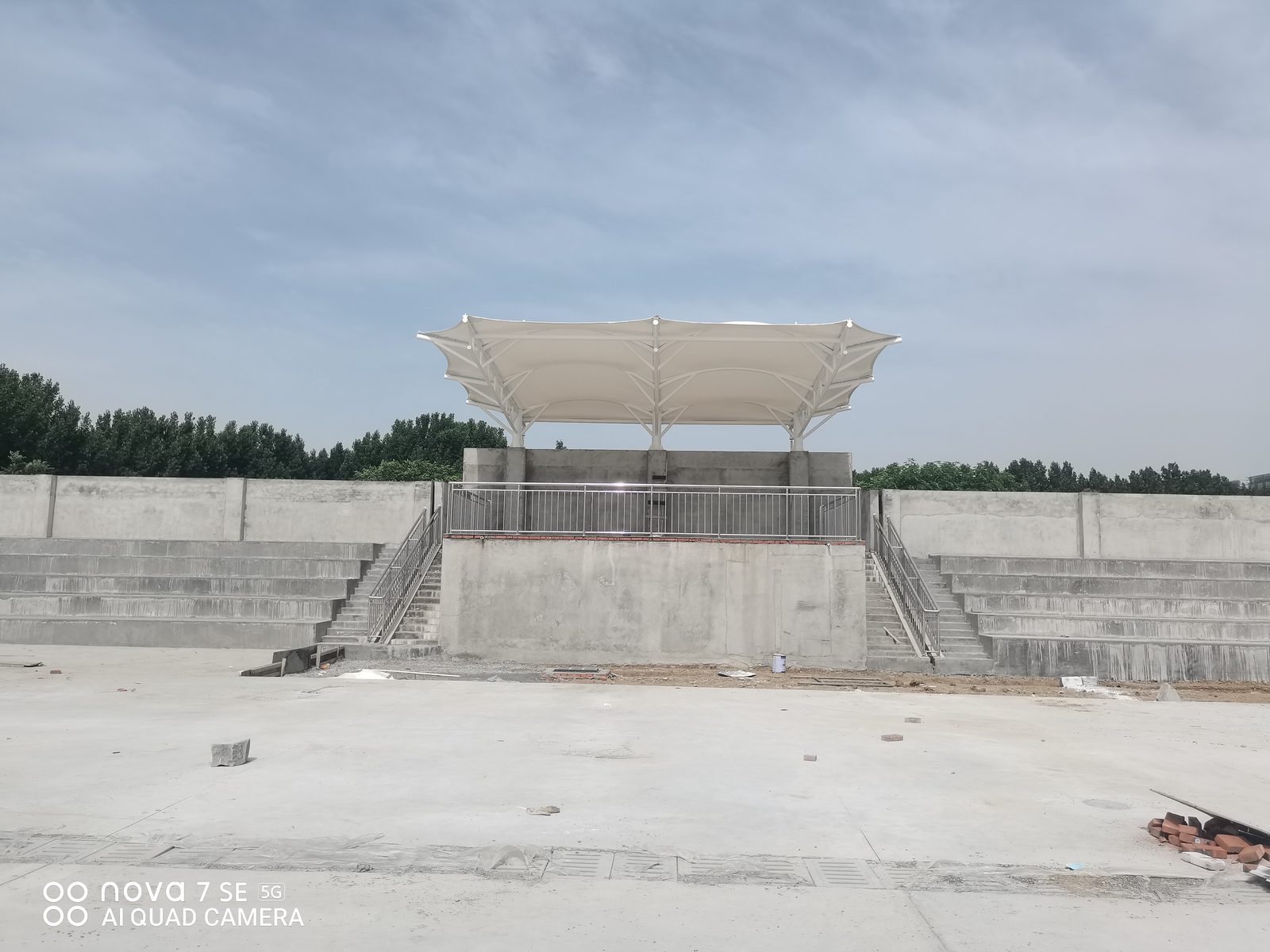 南阳市校园膜结构看台罩棚覆盖中央平台